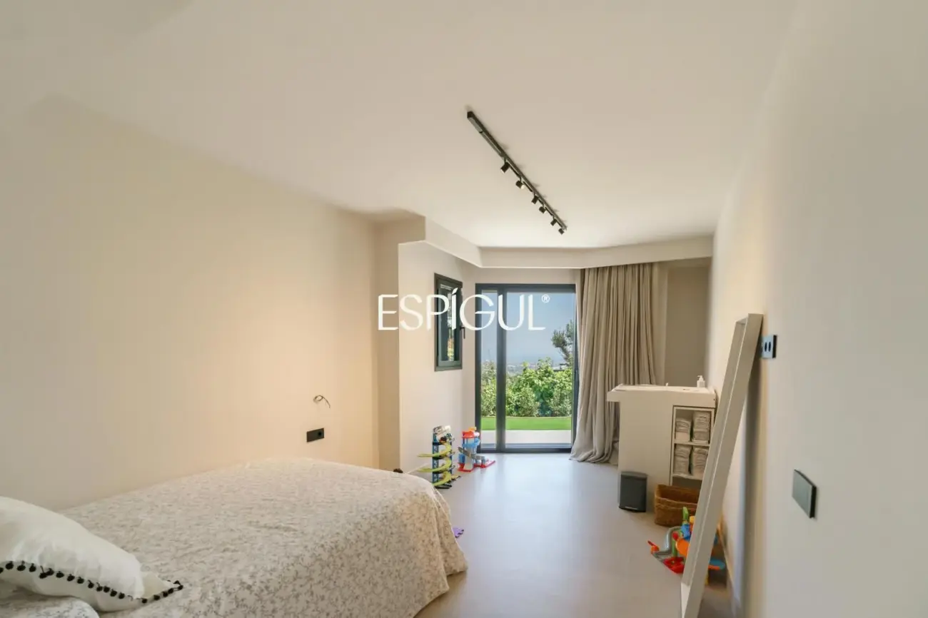 Residència exclusiva d’alt standing amb vistes panoràmiques a Premià de Dalt.