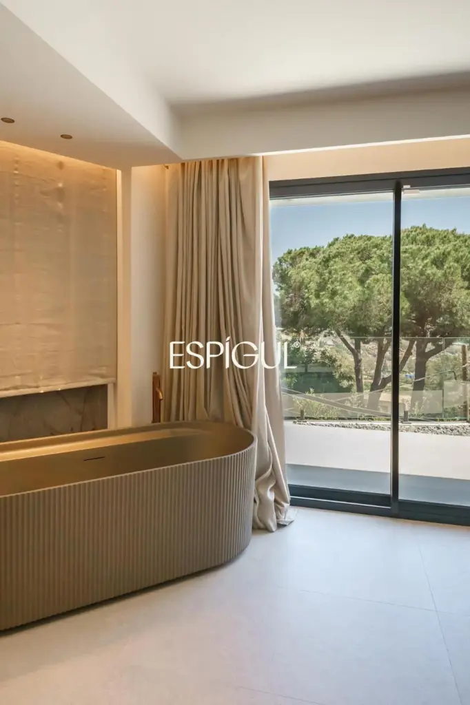 Residència exclusiva d’alt standing amb vistes panoràmiques a Premià de Dalt.