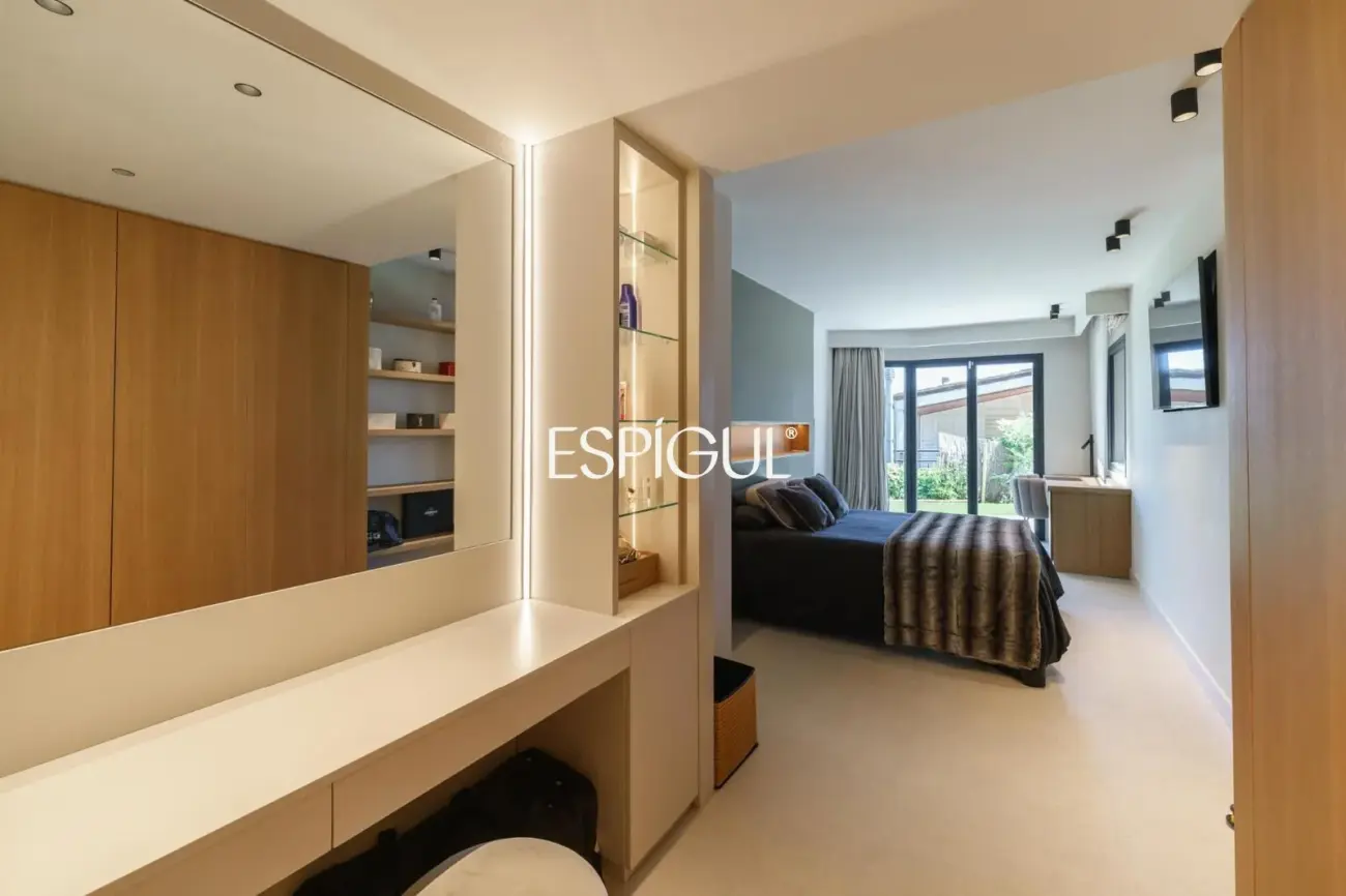 Residència exclusiva d’alt standing amb vistes panoràmiques a Premià de Dalt.