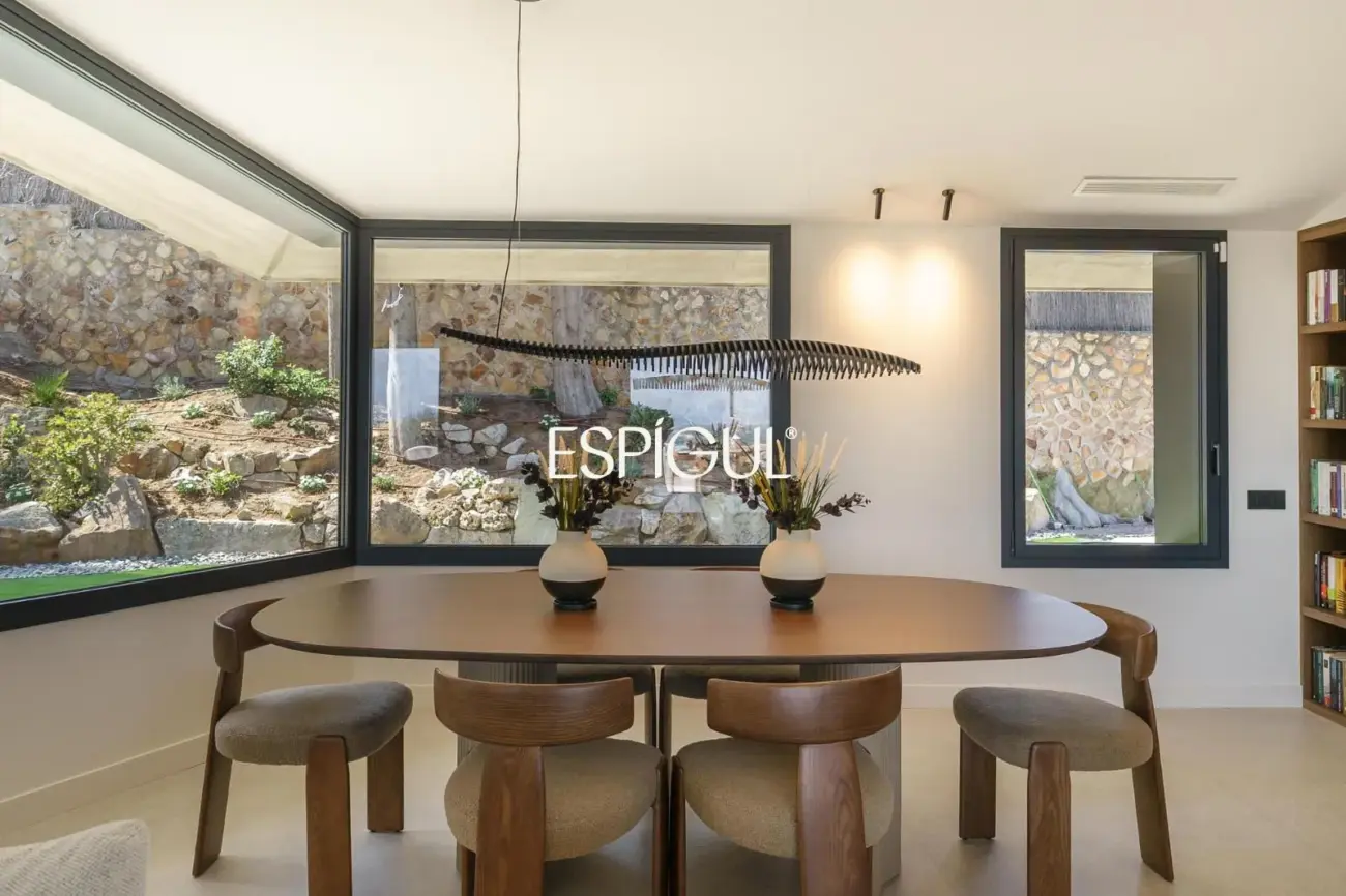 Residència exclusiva d’alt standing amb vistes panoràmiques a Premià de Dalt.