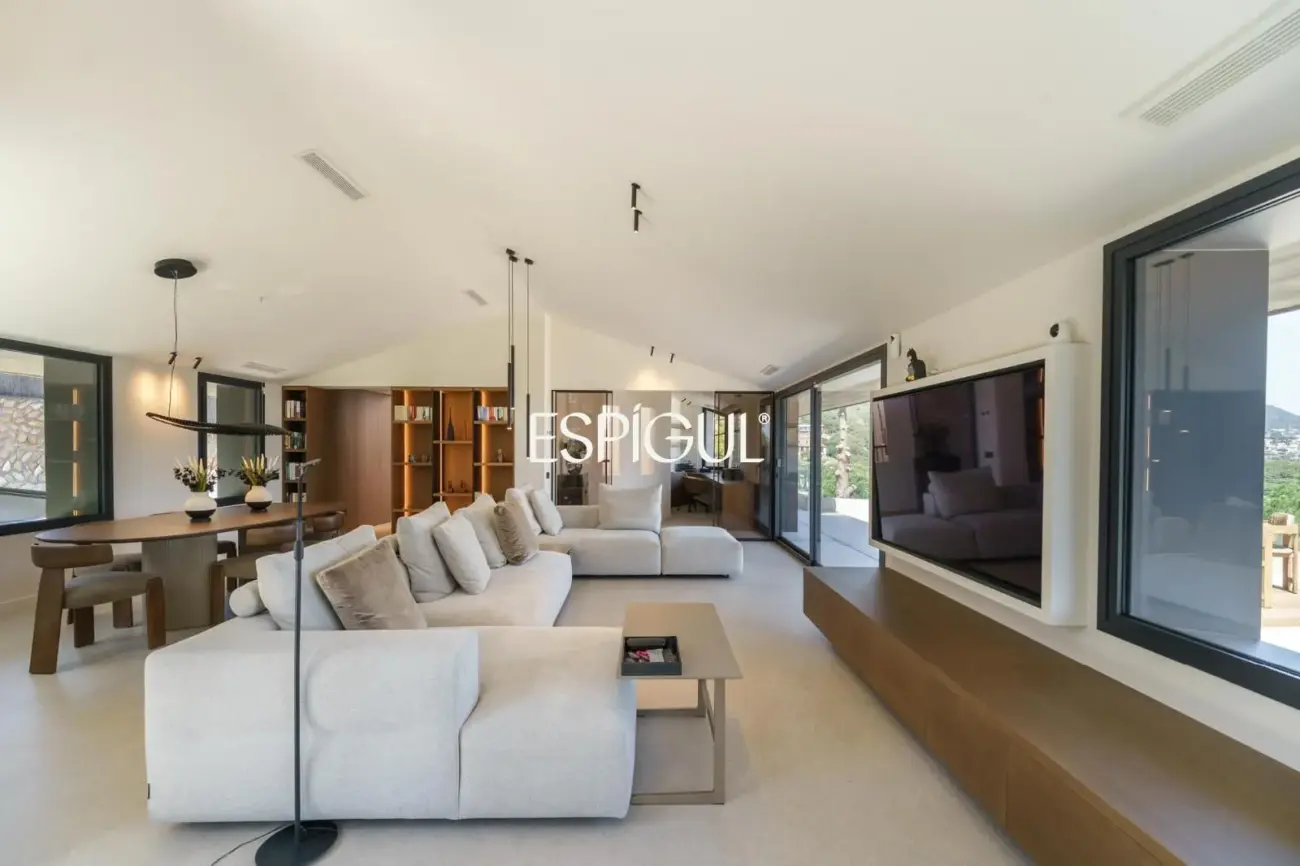 Residència exclusiva d’alt standing amb vistes panoràmiques a Premià de Dalt.