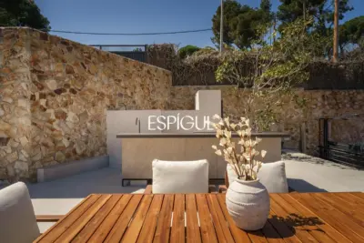 Residència exclusiva d’alt standing amb vistes panoràmiques a Premià de Dalt.