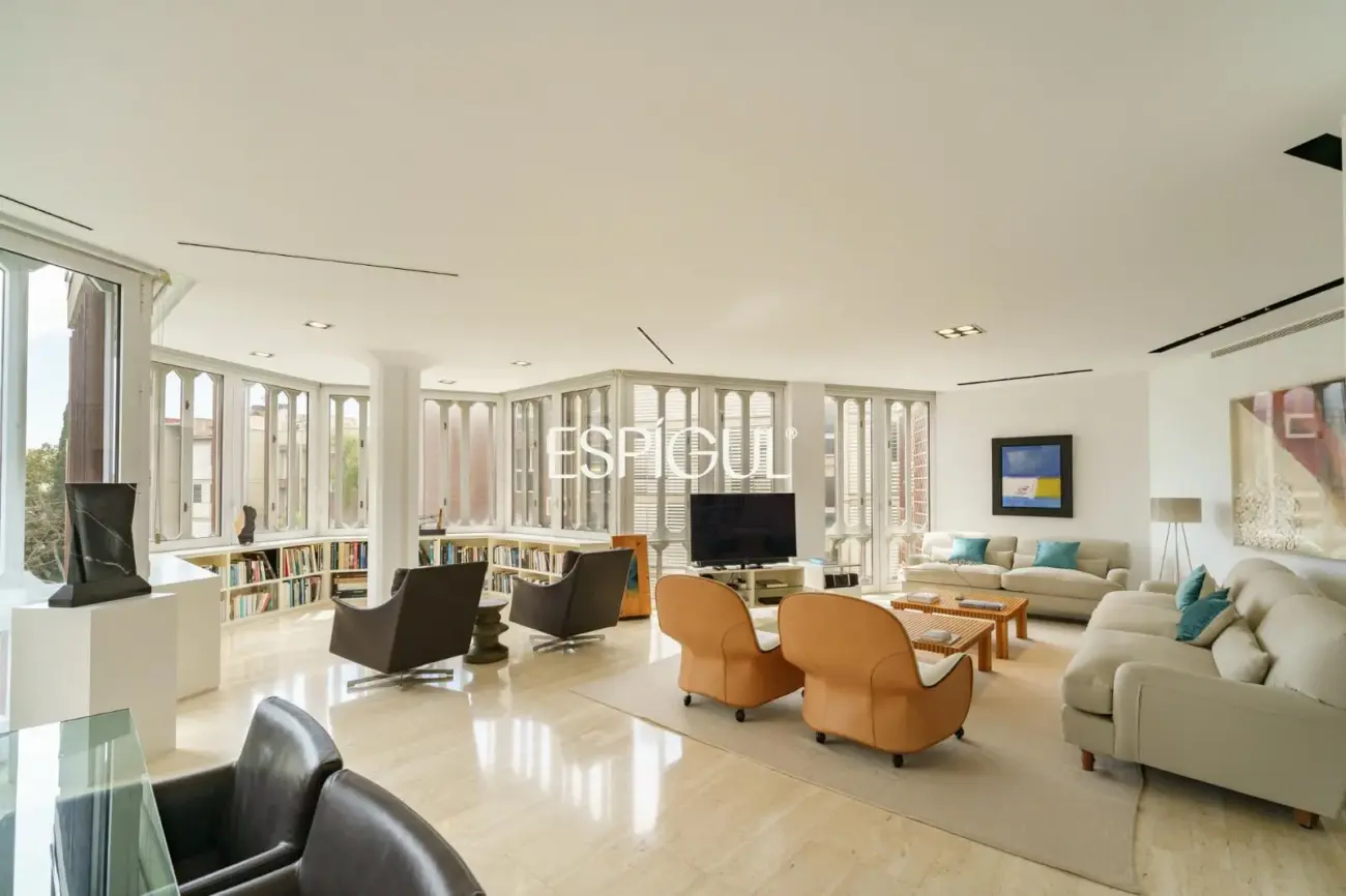 Privilegierte Residenz in Pedralbes: Radiale Architektur und absolute Privatsphäre