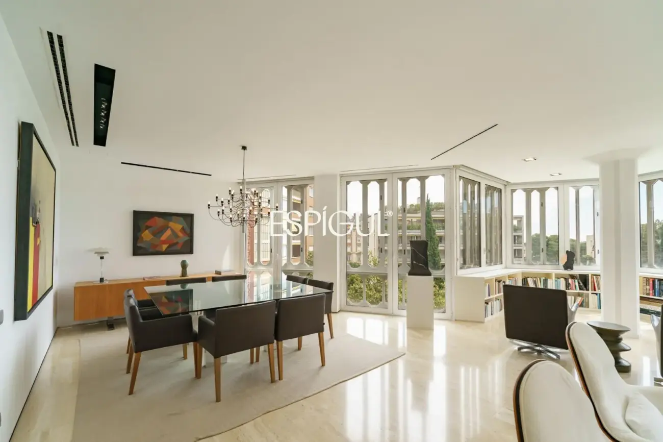 Résidence d&rsquo;exception à Pedralbes : architecture radiale et intimité absolue