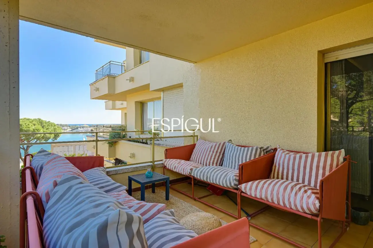 Piso con vistas al mar en S´Agaro