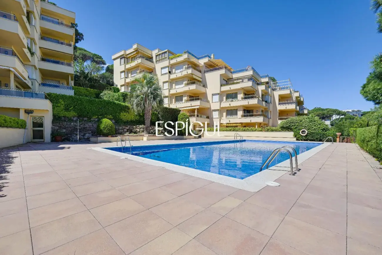 Piso con vistas al mar en S´Agaro