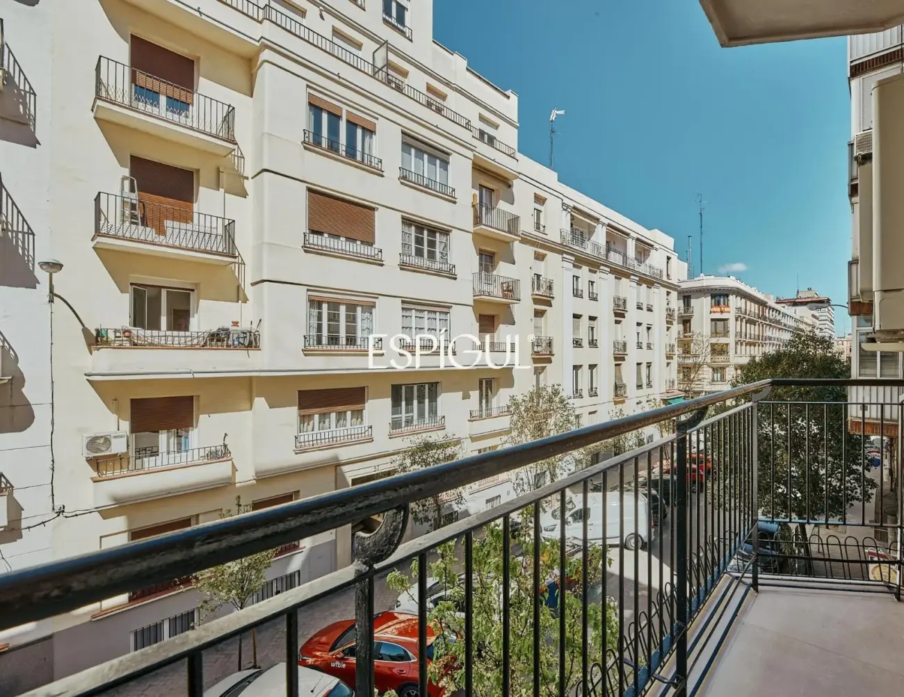 Меблированная квартира на продажу в районе Листа