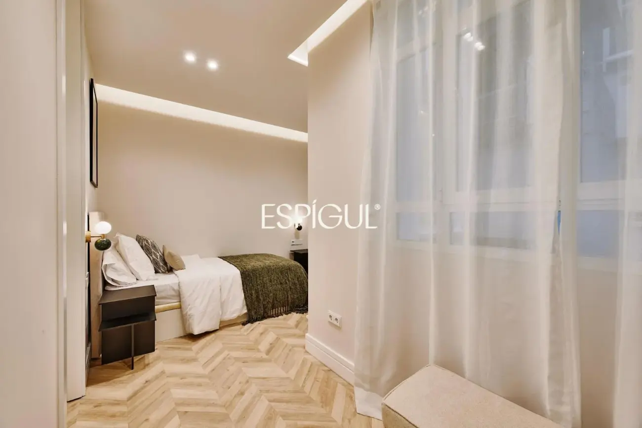 Piso en venta en Diego de León con terraza, Lista