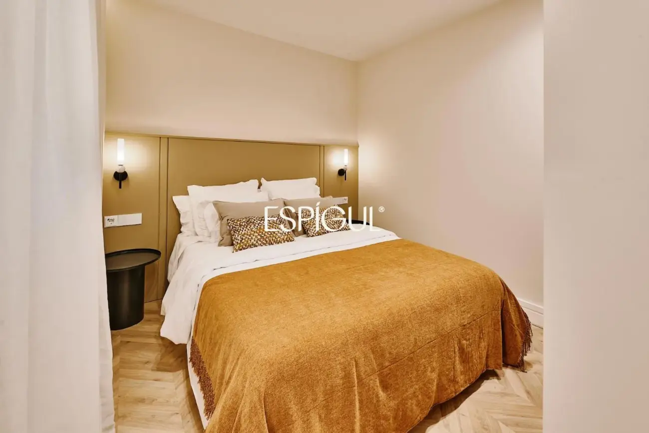 Piso en venta en Diego de León con terraza, Lista