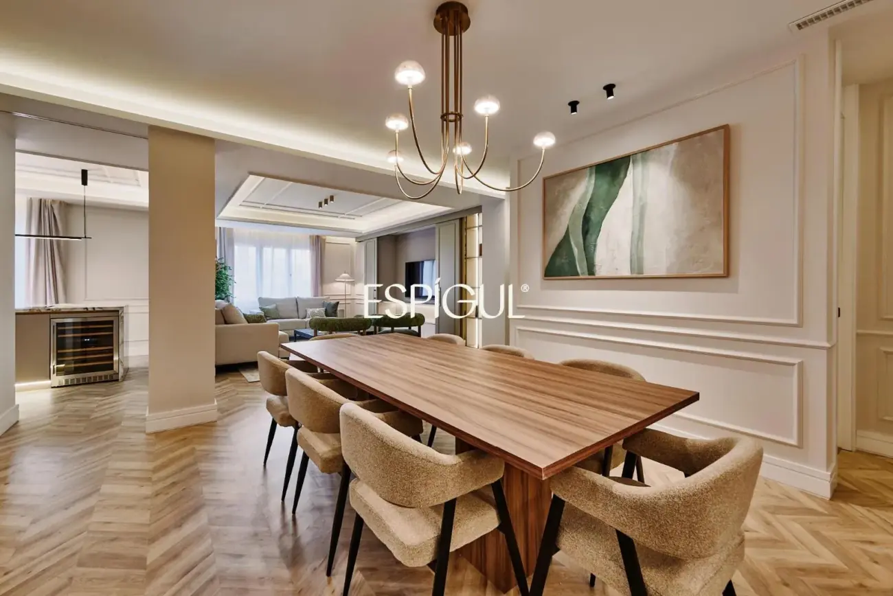 Piso en venta en Diego de León con terraza, Lista