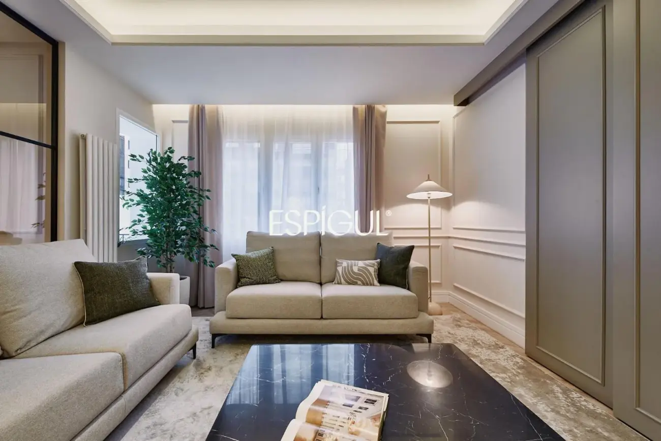 Piso en venta en Diego de León con terraza, Lista