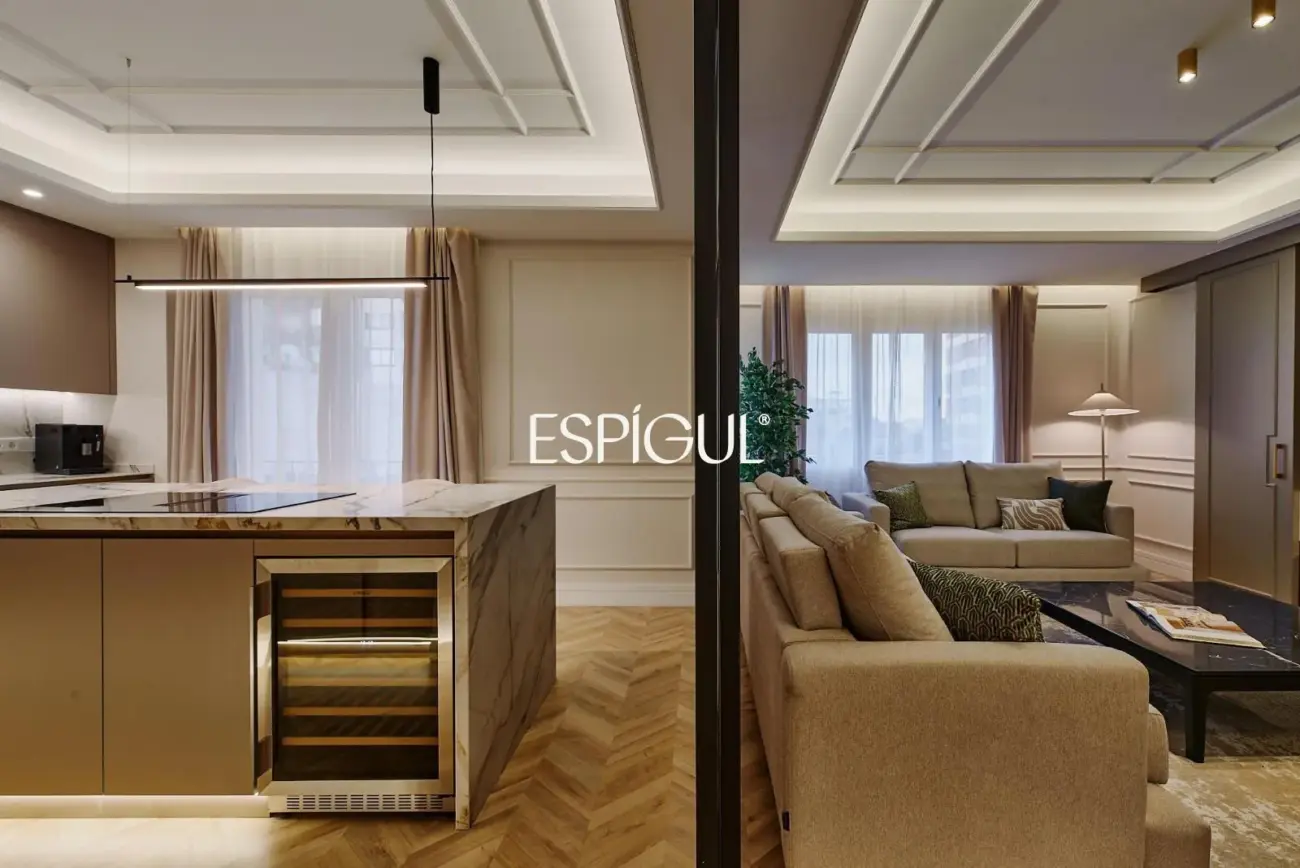 Piso en venta en Diego de León con terraza, Lista