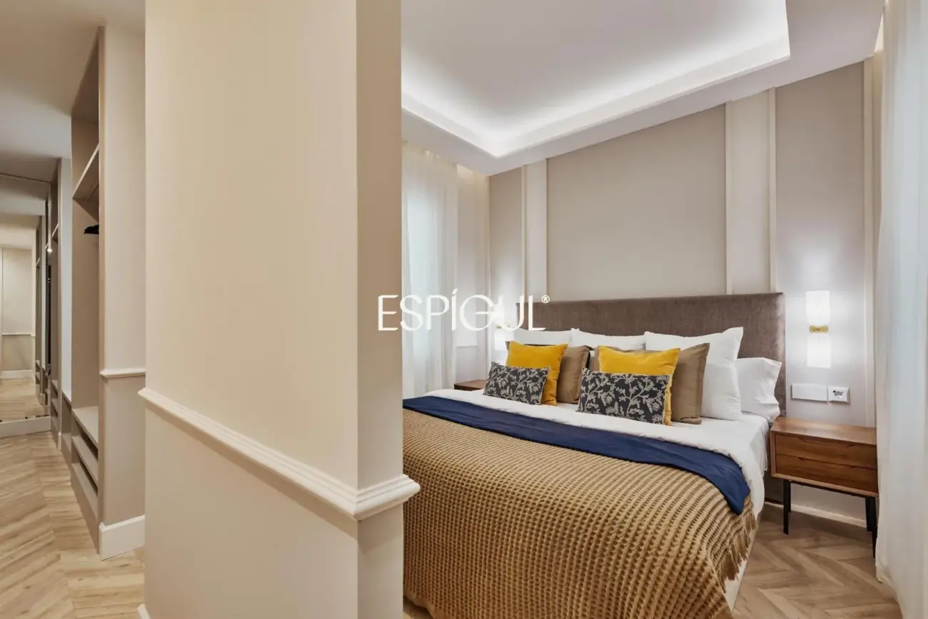 Apartment for sale in a classic building in Barrio Salamanca