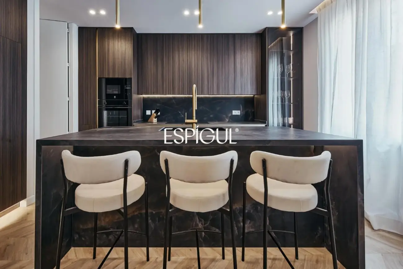 Apartment for sale in a classic building in Barrio Salamanca