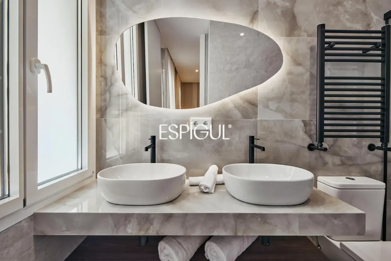 Apartment for sale in a classic building in Barrio Salamanca