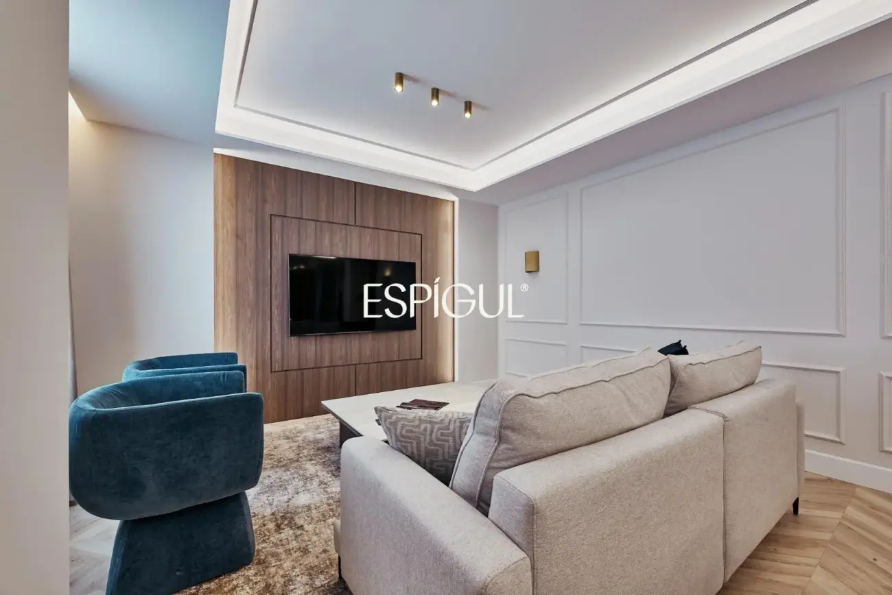 Apartment for sale in a classic building in Barrio Salamanca