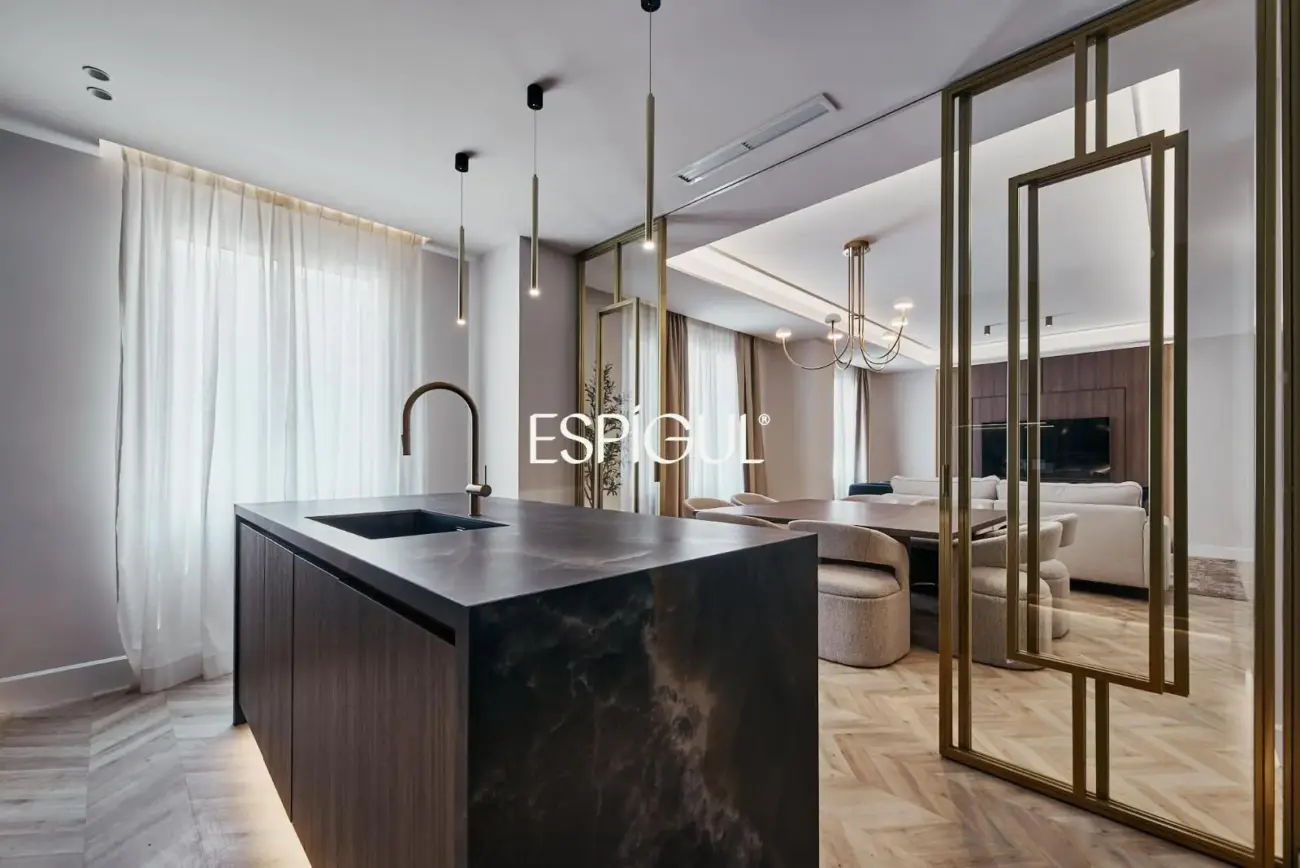 Apartment for sale in a classic building in Barrio Salamanca