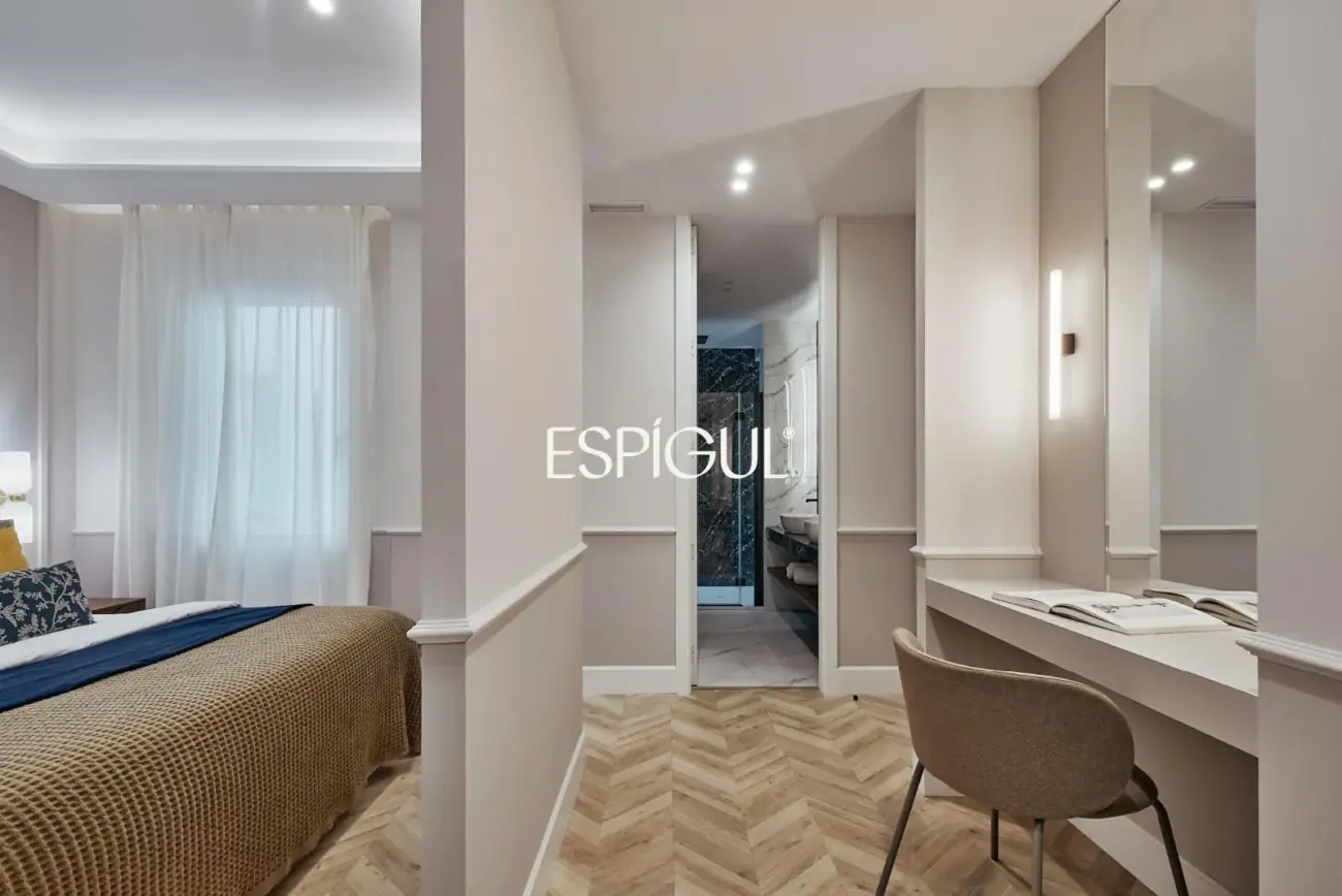 Apartment for sale in a classic building in Barrio Salamanca