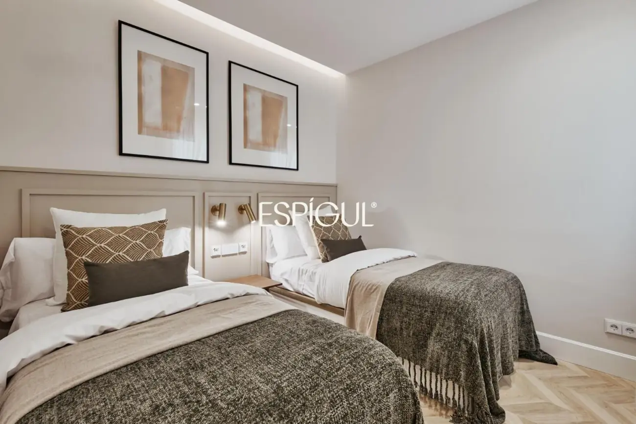 Apartment for sale in a classic building in Barrio Salamanca