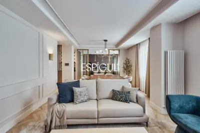 Apartment for sale in a classic building in Barrio Salamanca