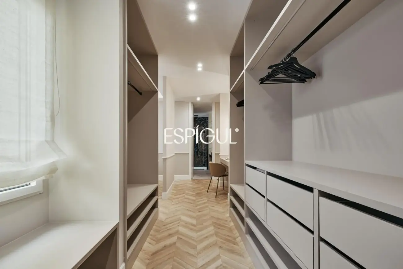 Apartment for sale in a classic building in Barrio Salamanca