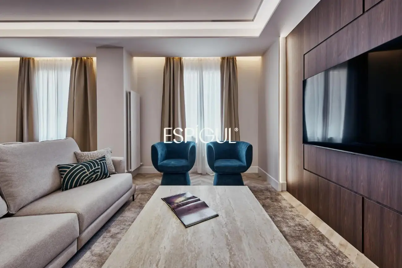 Apartment for sale in a classic building in Barrio Salamanca