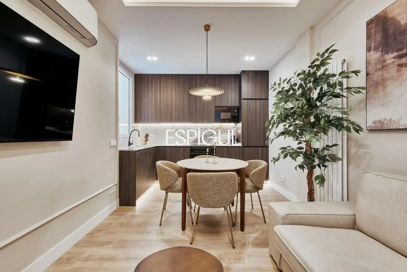 Apartment for sale on Príncipe Vergara. Ready