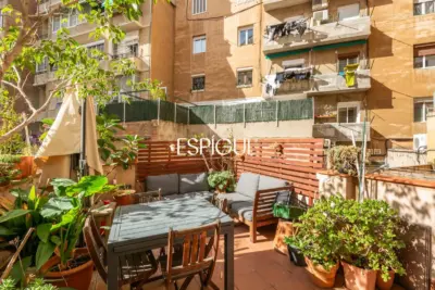 Piso en venta en Sagrada Familia