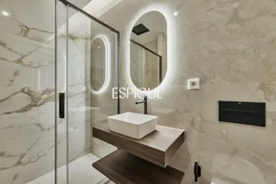 Piso en venta exterior reformado con plaza de garaje en Lista