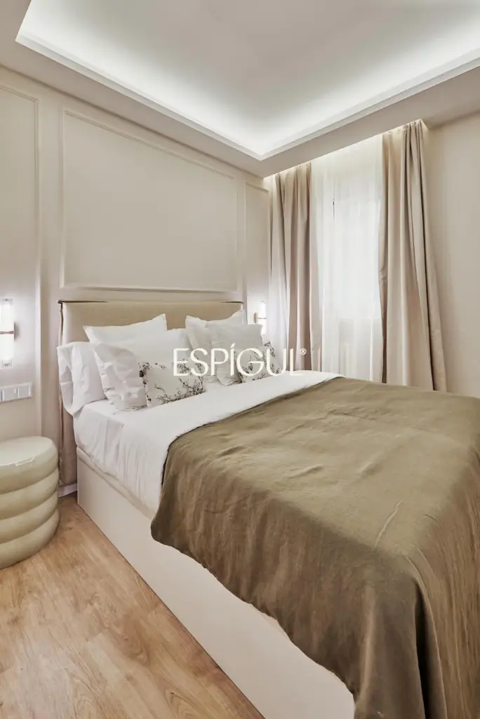 Piso en venta exterior reformado con plaza de garaje en Lista