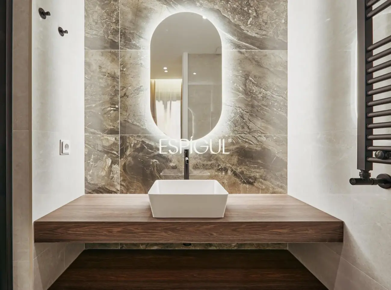 Piso en venta exterior reformado con plaza de garaje en Lista