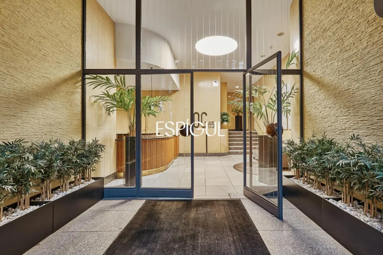 Piso en venta exterior reformado con plaza de garaje en Lista