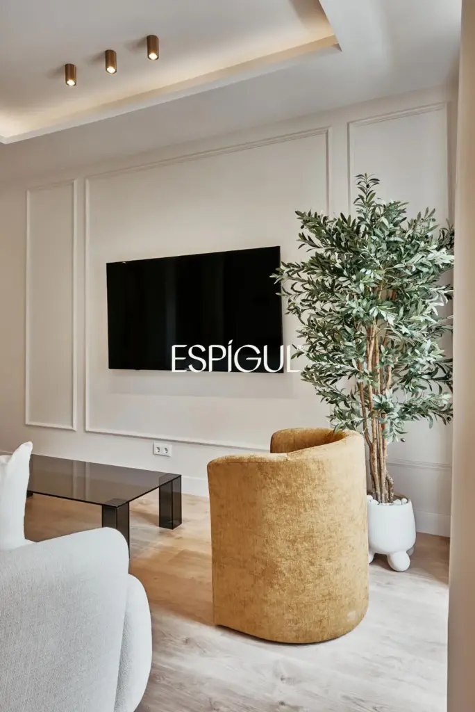 Отремонтированная внешняя квартира с террасой на продажу в Гойе, район Саламанка