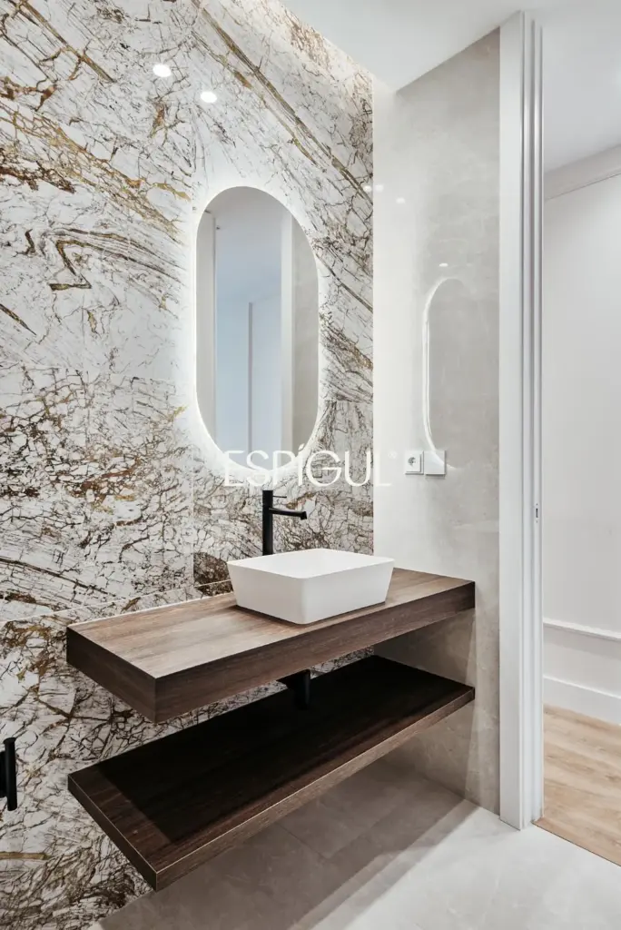 Отремонтированная внешняя квартира с террасой на продажу в Гойе, район Саламанка