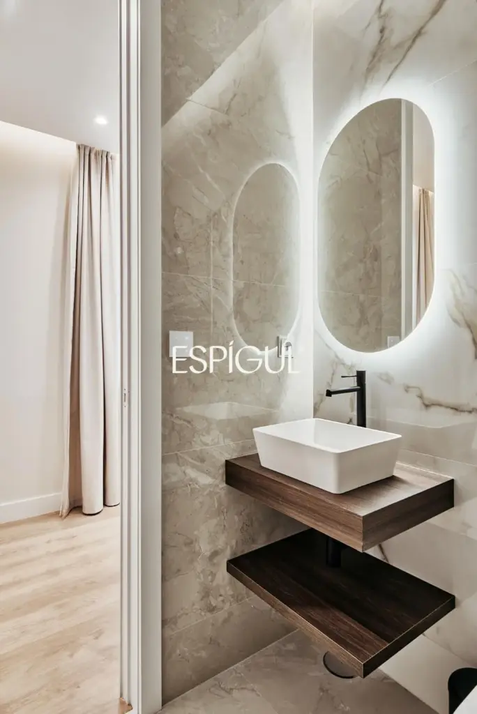 Отремонтированная внешняя квартира с террасой на продажу в Гойе, район Саламанка