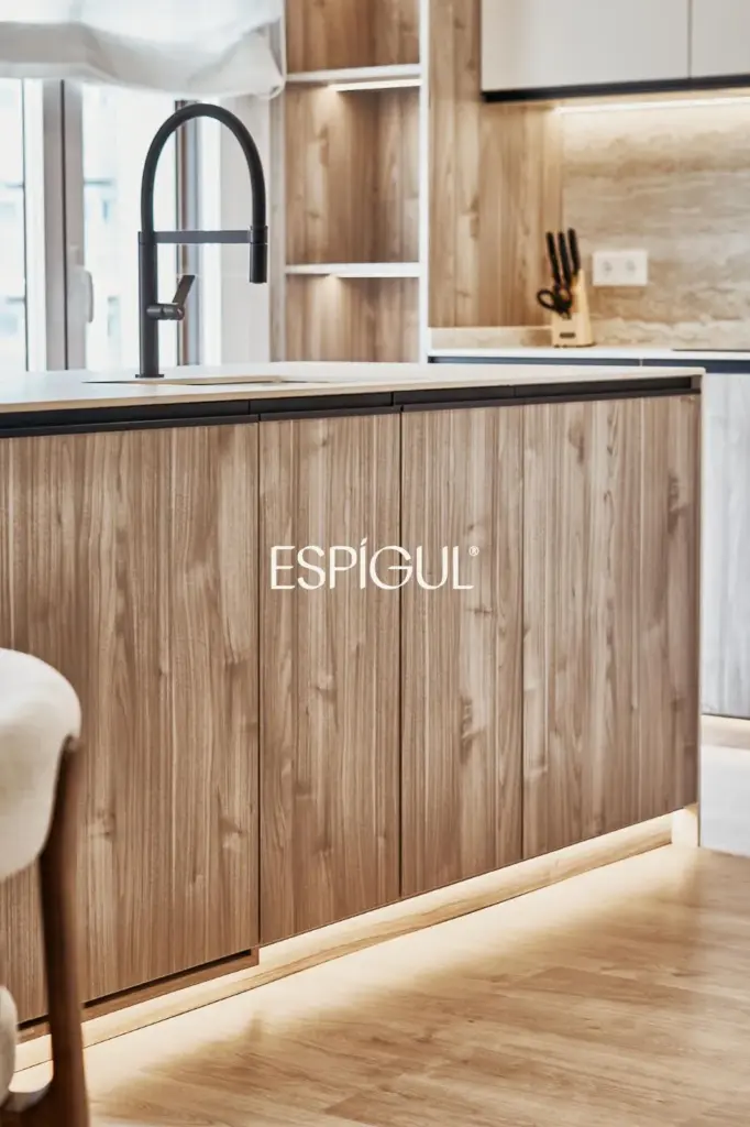 Отремонтированная внешняя квартира с террасой на продажу в Гойе, район Саламанка