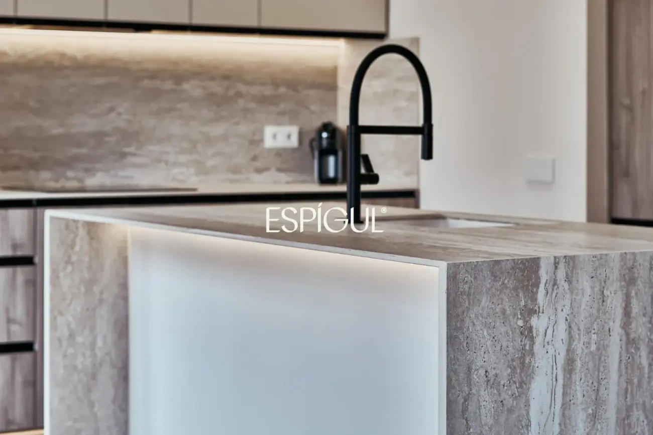 Отремонтированная внешняя квартира с террасой на продажу в Гойе, район Саламанка