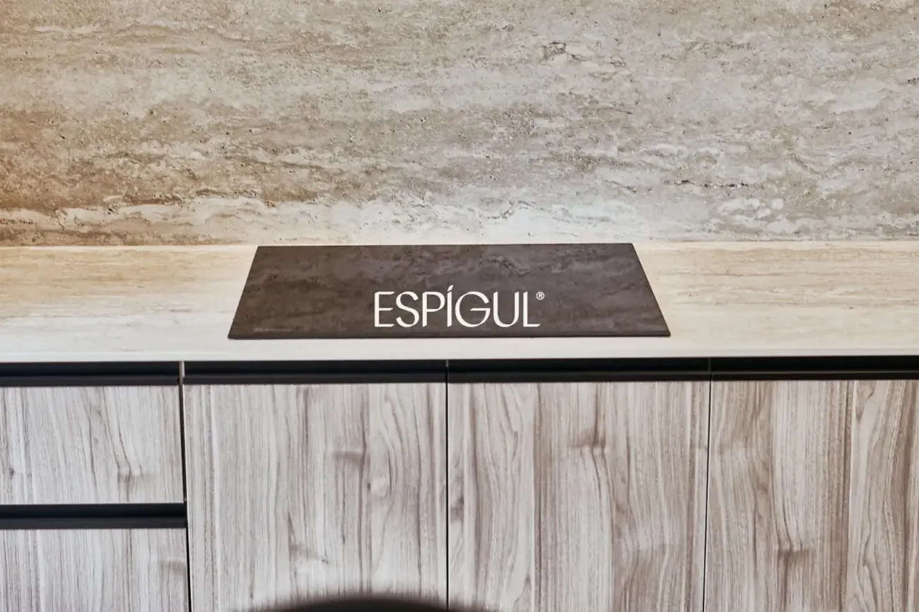 Отремонтированная внешняя квартира с террасой на продажу в Гойе, район Саламанка