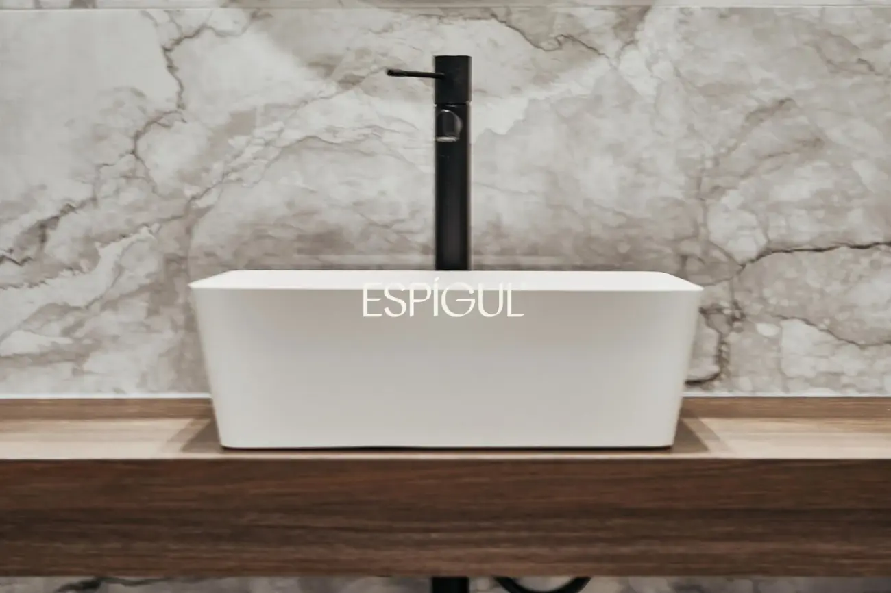 Отремонтированная внешняя квартира с террасой на продажу в Гойе, район Саламанка