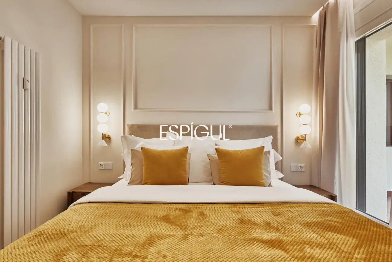 Отремонтированная внешняя квартира с террасой на продажу в Гойе, район Саламанка