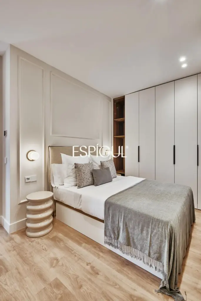 Отремонтированная внешняя квартира с террасой на продажу в Гойе, район Саламанка