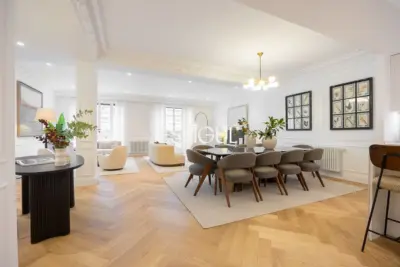 Piso en venta exterior reformado en Castellana, Barrio de Salamanca