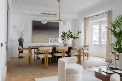 Piso en venta exterior reformado en Recoletos