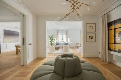 Piso en venta exterior reformado en Recoletos