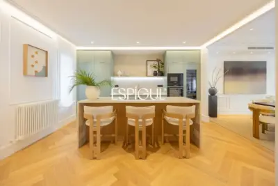 Piso en venta exterior reformado en Recoletos