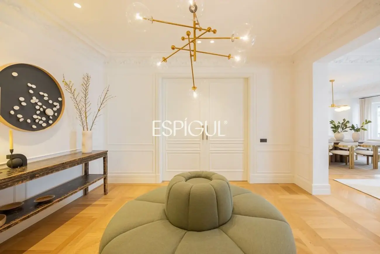 Piso en venta exterior reformado en Recoletos