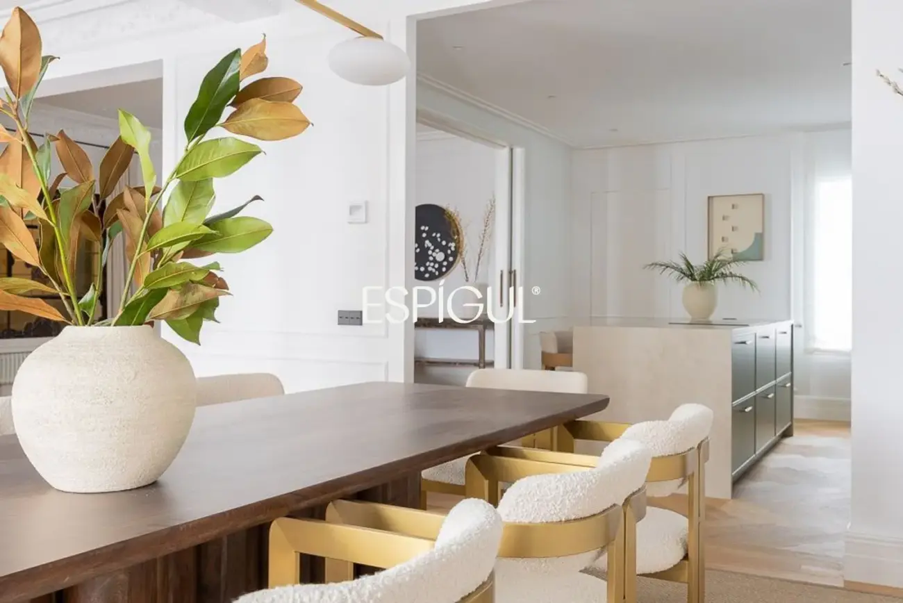 Piso en venta exterior reformado en Recoletos