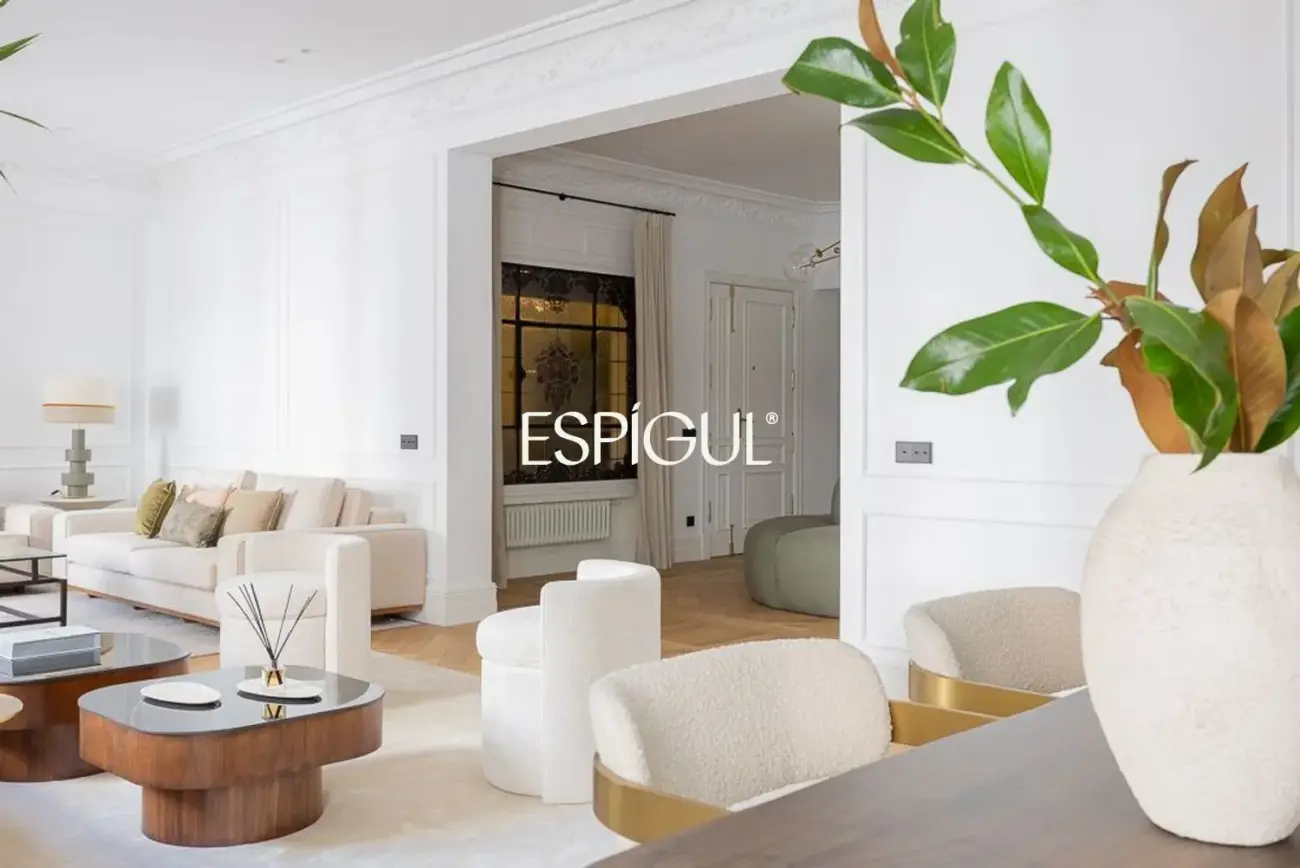 Piso en venta exterior reformado en Recoletos