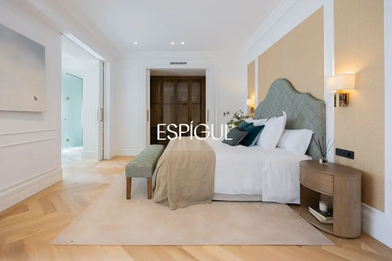 Piso en venta exterior reformado en Recoletos