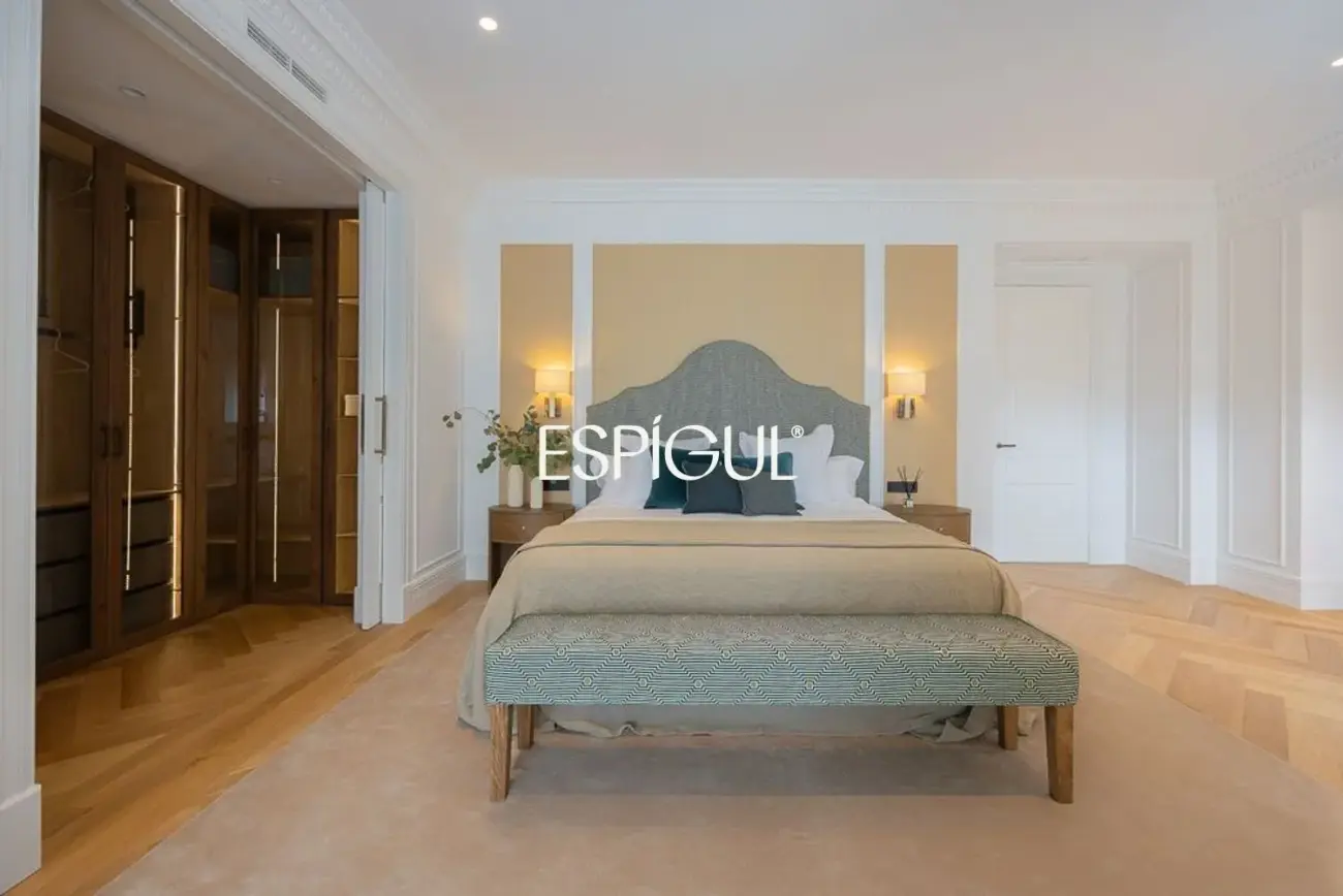 Piso en venta exterior reformado en Recoletos